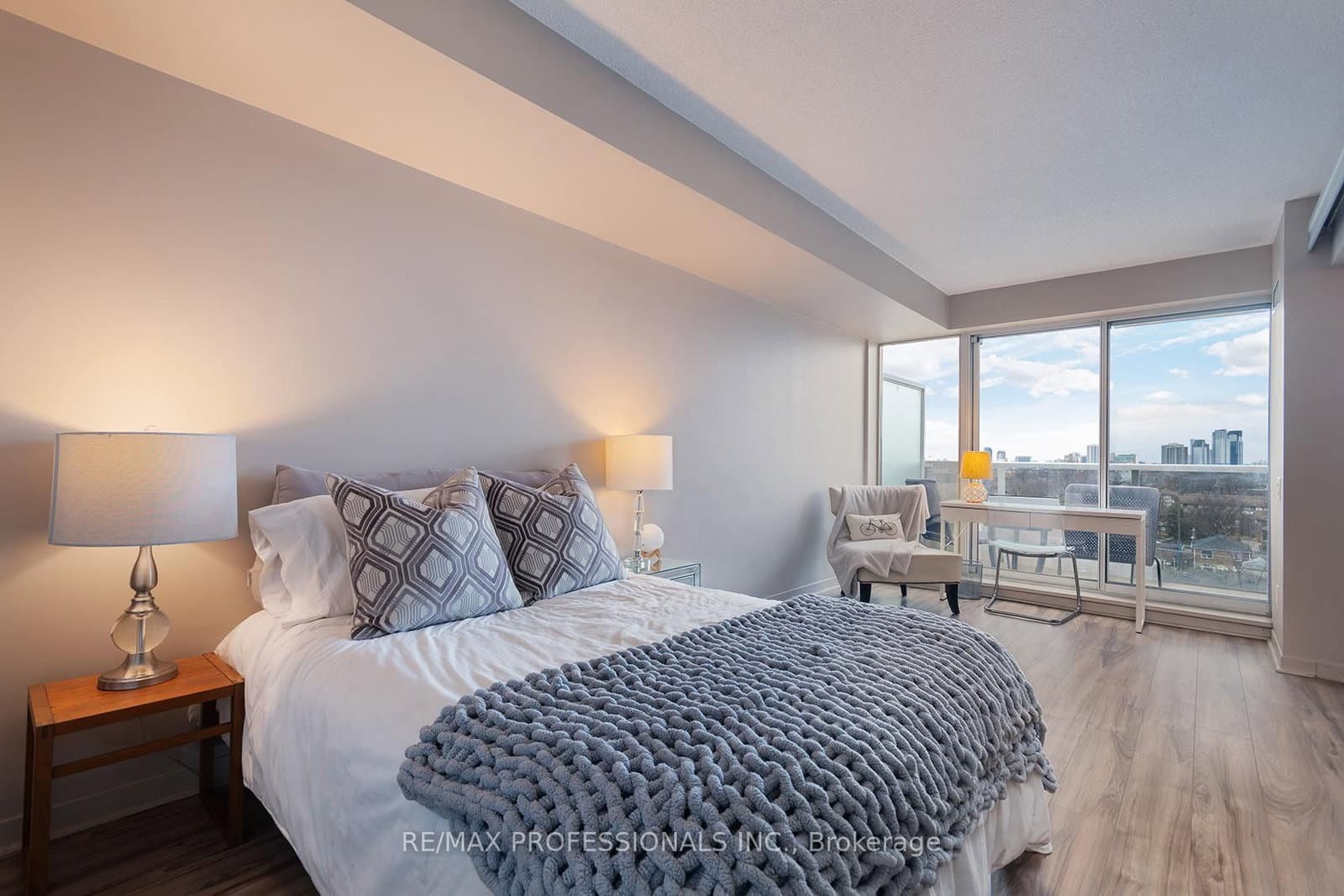1040 The Queensway, Unit 704 thumbnail 30