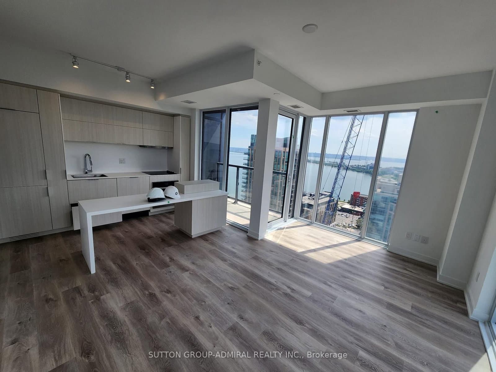 370 Martha Street, Unit 2308 thumbnail 2