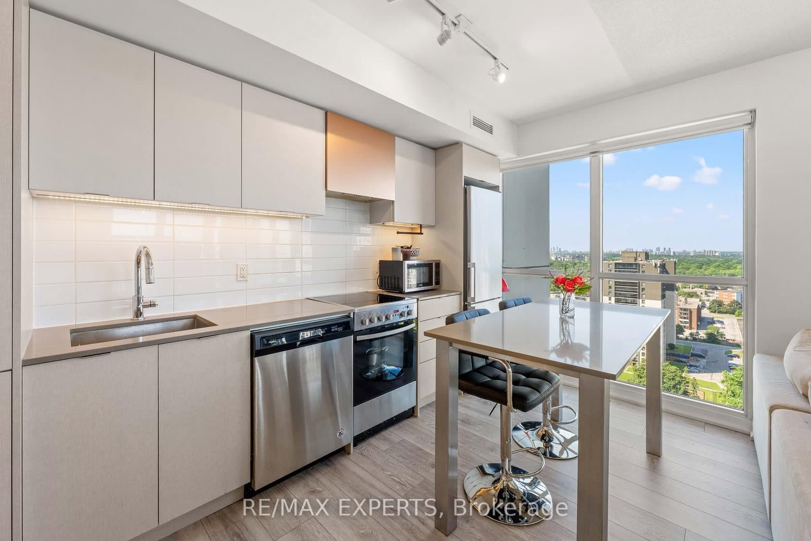 30 Gibbs Road, Unit 1902 thumbnail 11