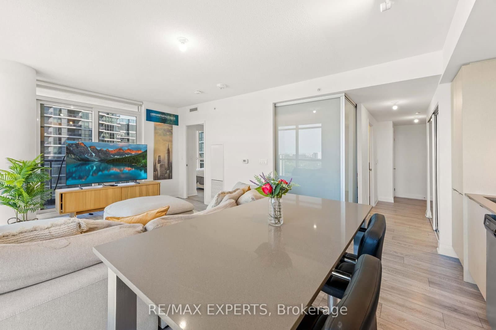 30 Gibbs Road, Unit 1902 thumbnail 12
