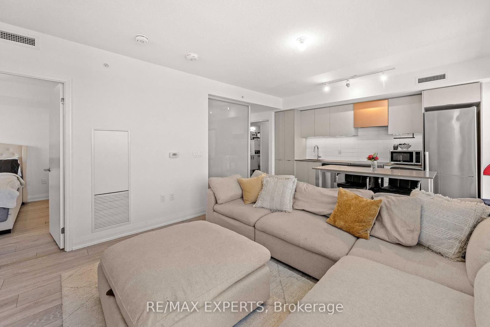30 Gibbs Road, Unit 1902 thumbnail 16