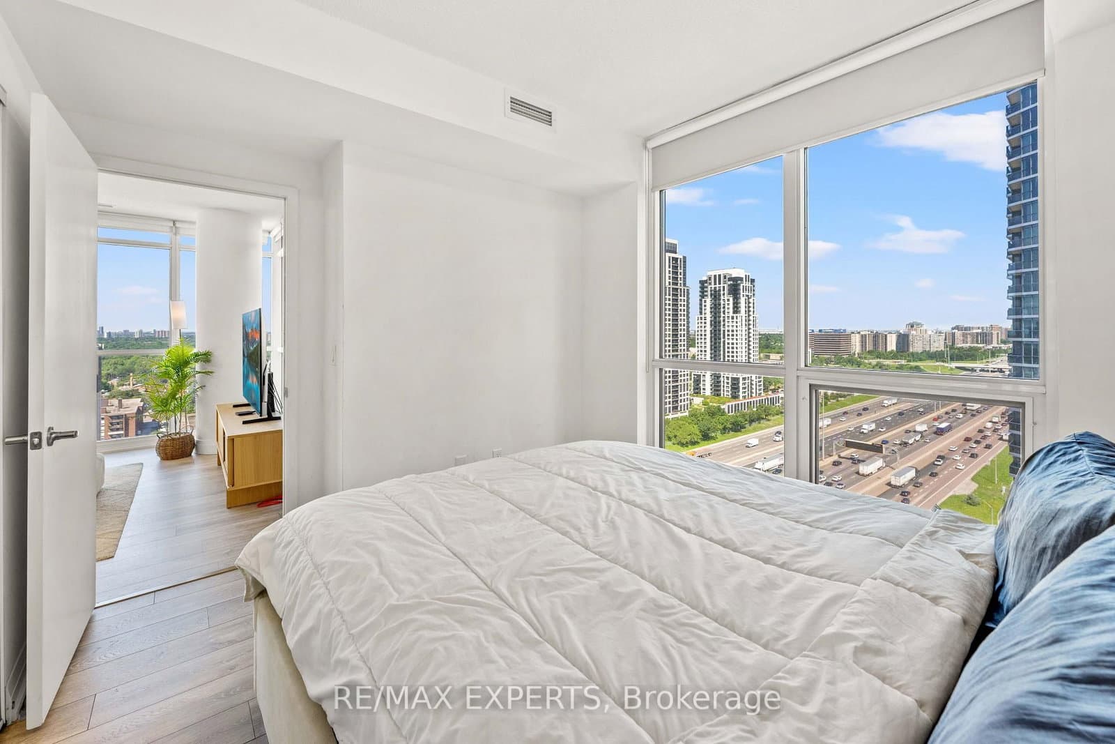 30 Gibbs Road, Unit 1902 thumbnail 18