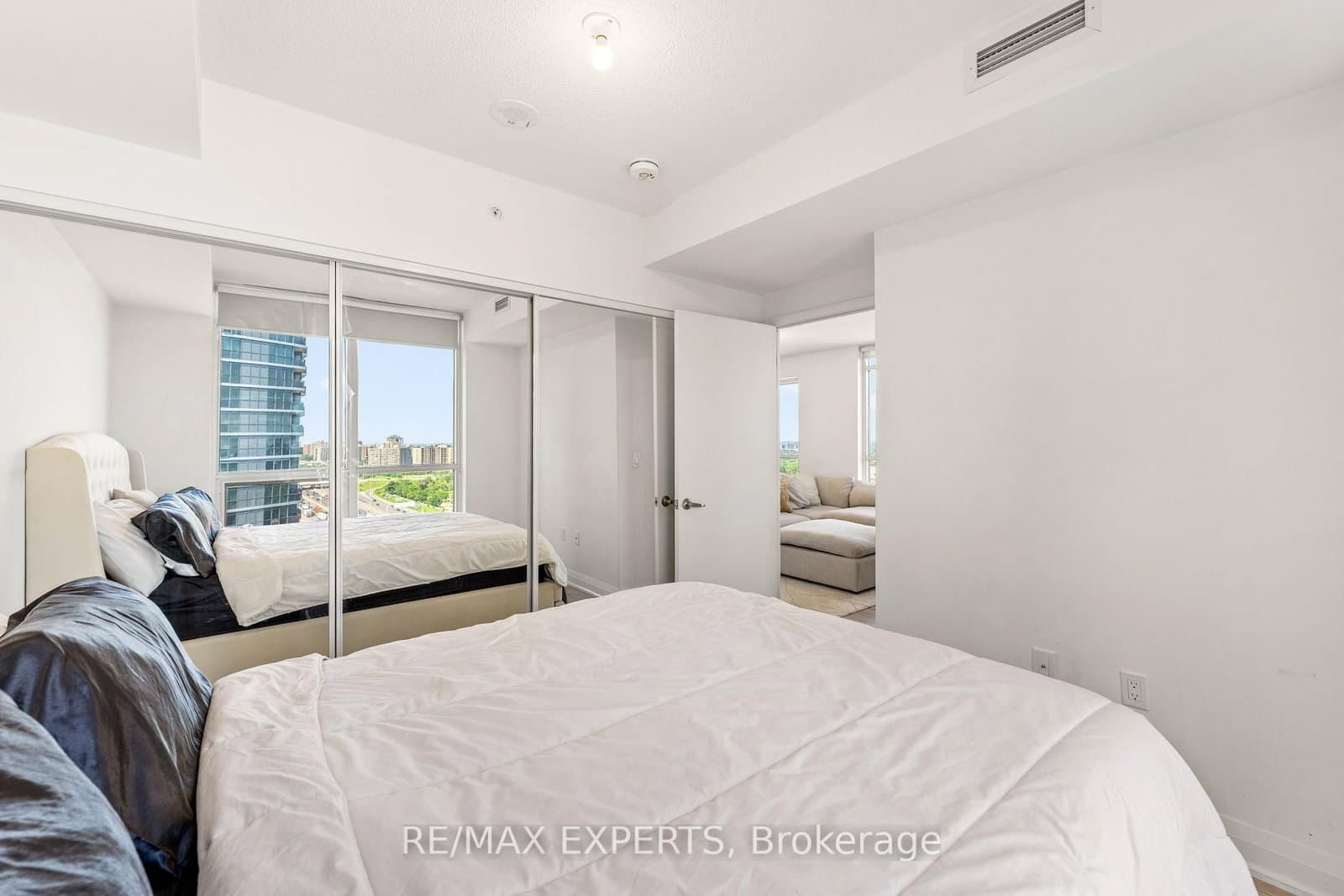 30 Gibbs Road, Unit 1902 thumbnail 19
