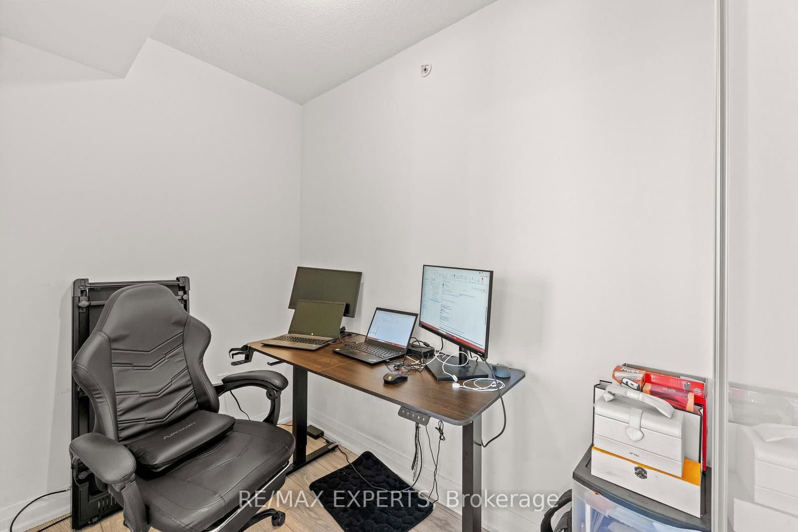 30 Gibbs Road, Unit 1902 thumbnail 23