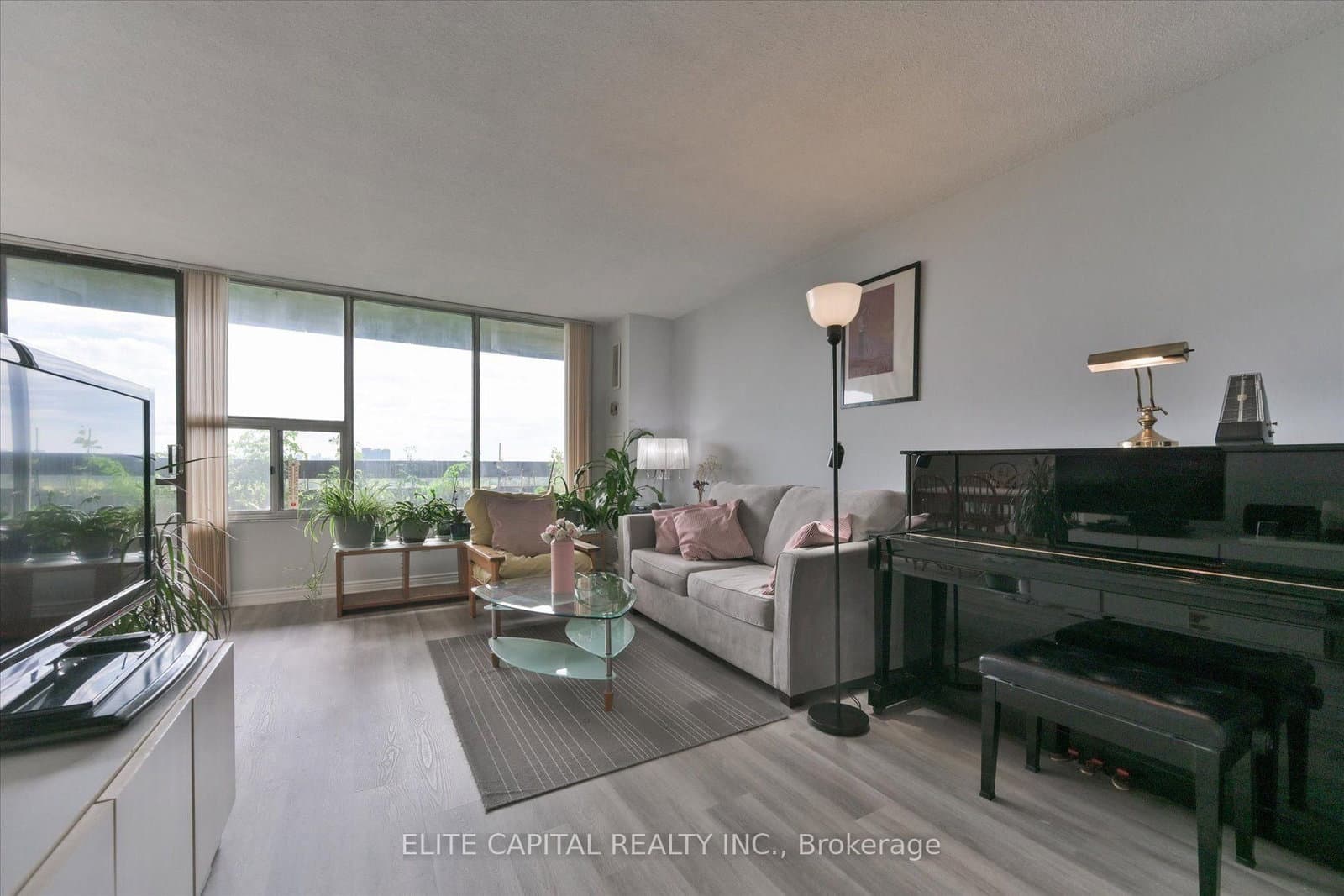 11 Wincott Drive, Unit #1710 thumbnail 7