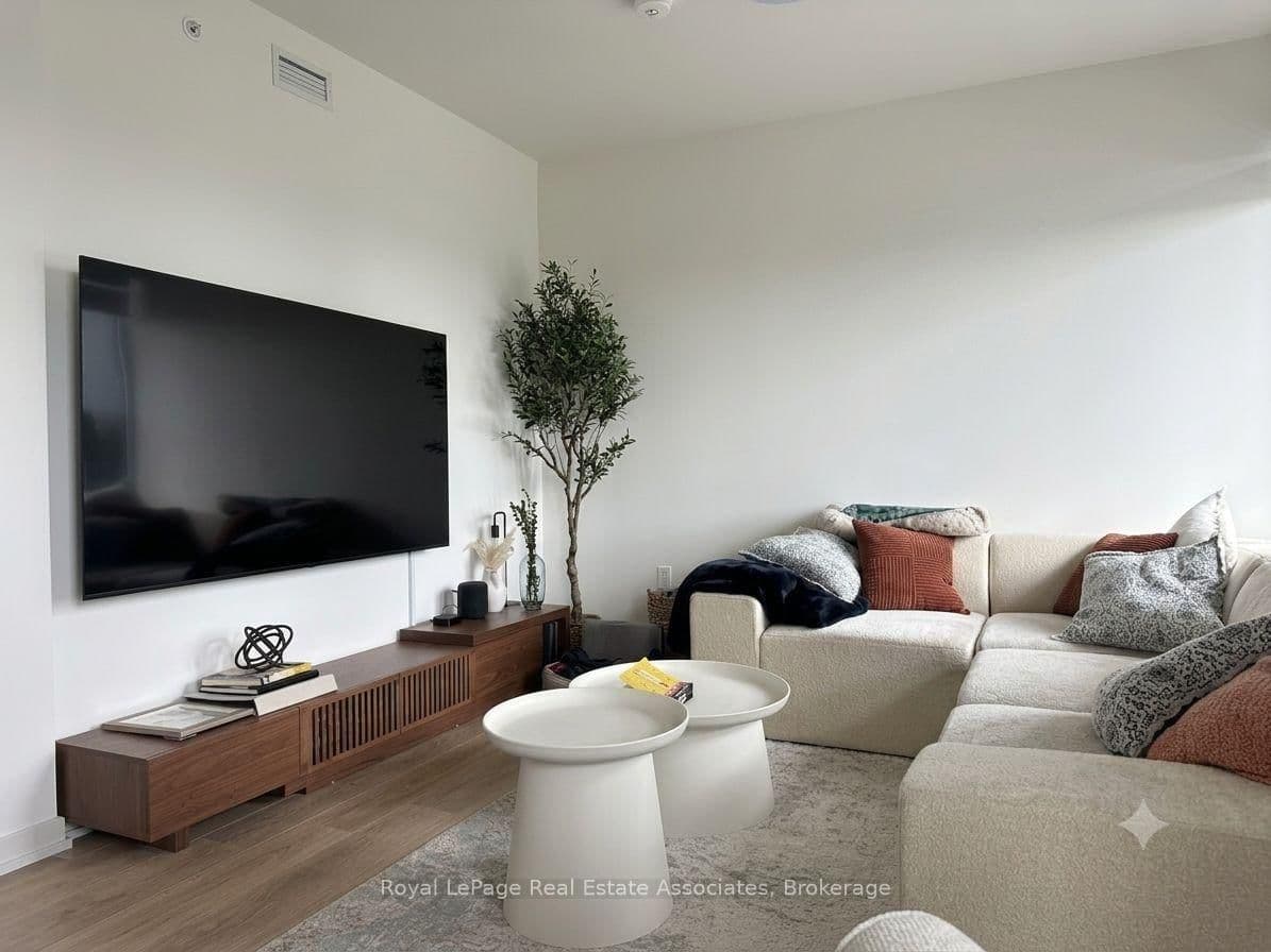 1285 Dupont Street, Unit 1309 thumbnail 11