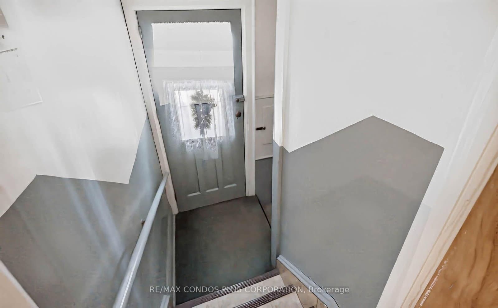 77 Fifth Street E thumbnail 22
