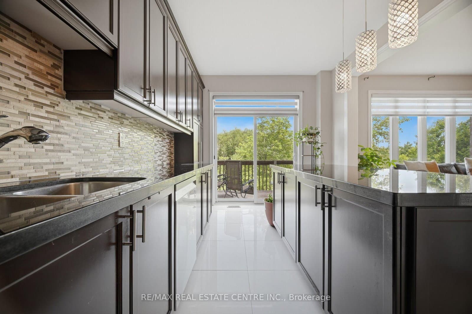 2425 QUETICO Crescent thumbnail 15