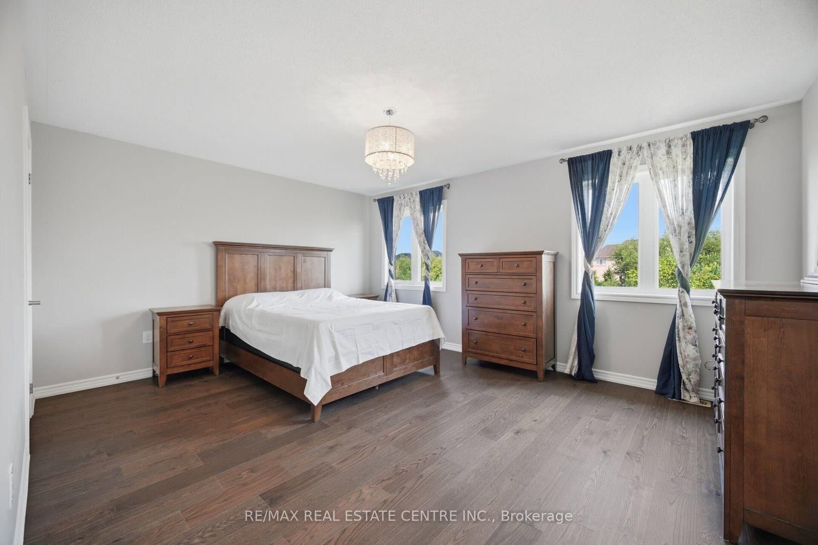 2425 QUETICO Crescent thumbnail 22