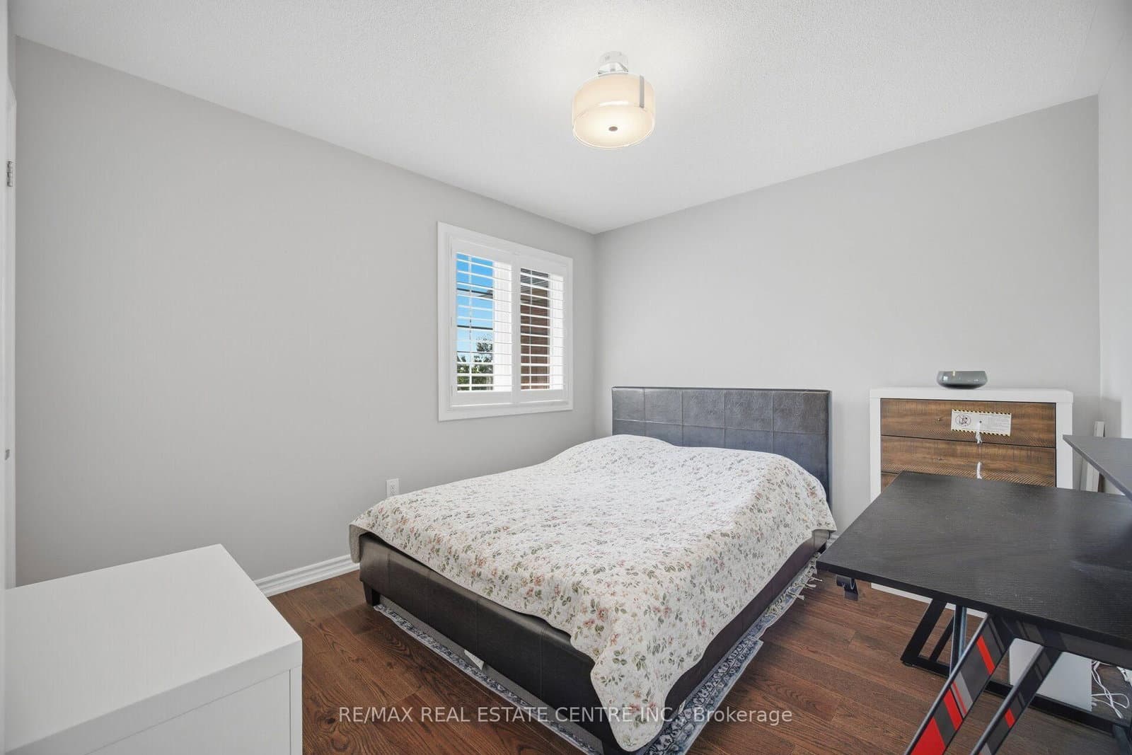 2425 QUETICO Crescent thumbnail 32