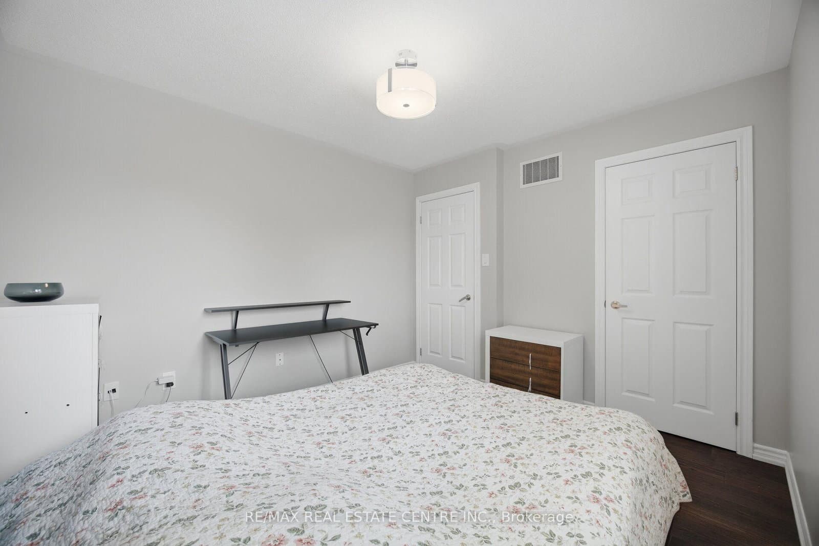 2425 QUETICO Crescent thumbnail 33