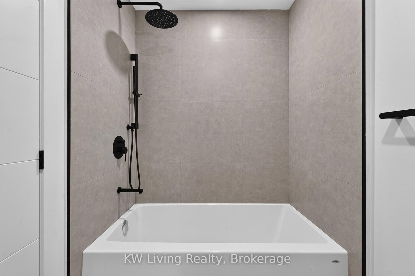 96 Belgravia Avenue thumbnail 13
