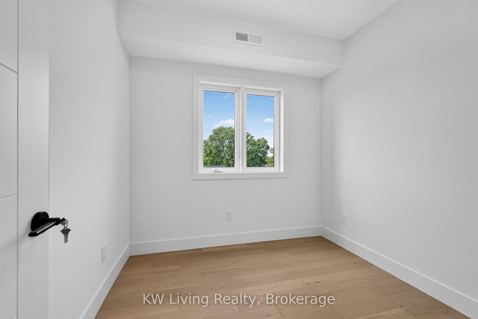 96 Belgravia Avenue thumbnail 14