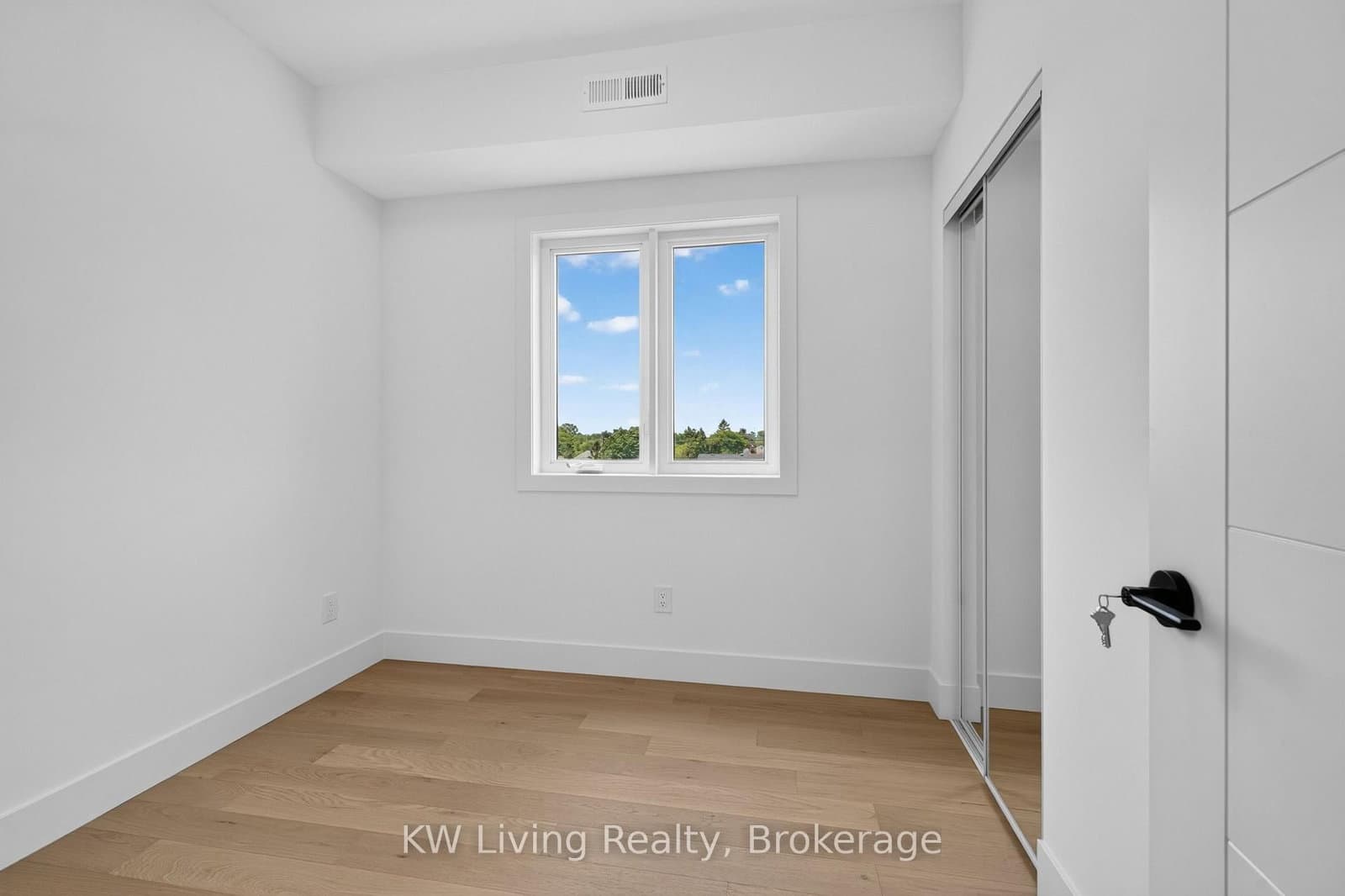 96 Belgravia Avenue thumbnail 15