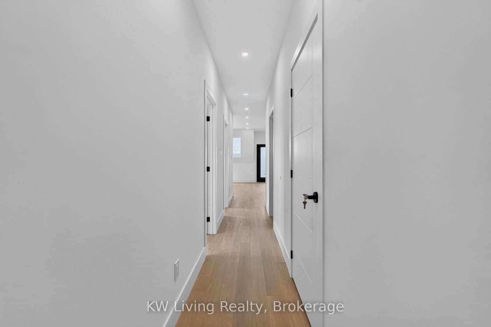 96 Belgravia Avenue thumbnail 22
