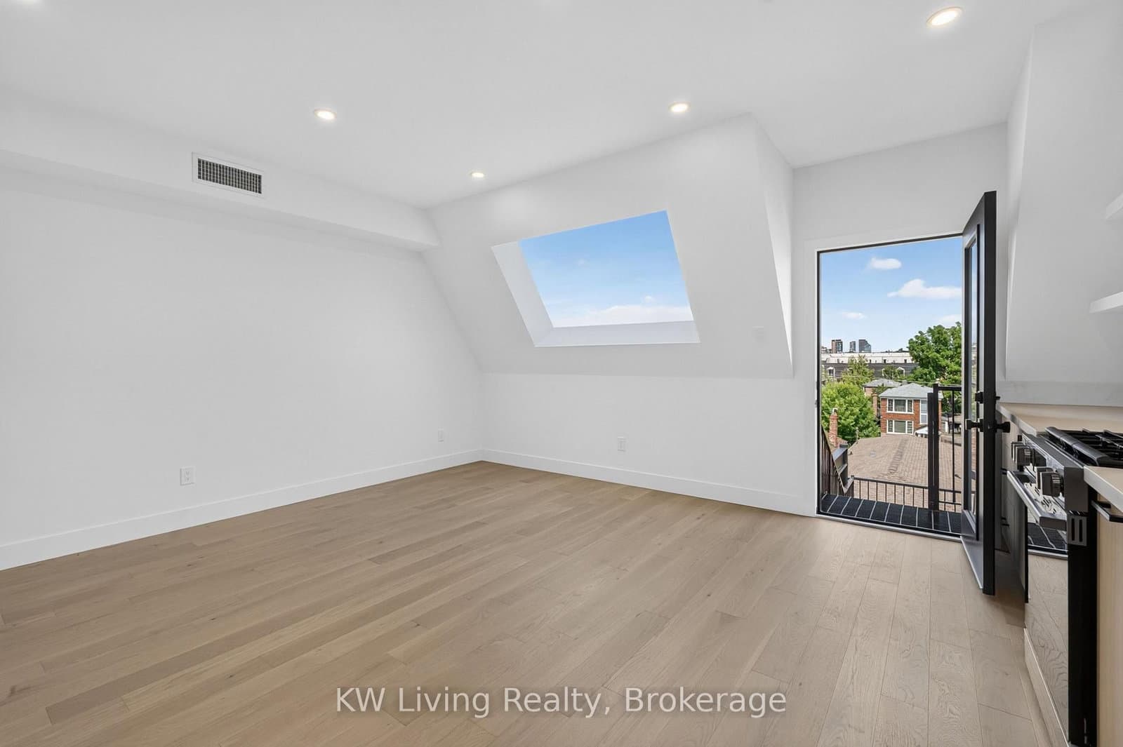 96 Belgravia Avenue thumbnail 25
