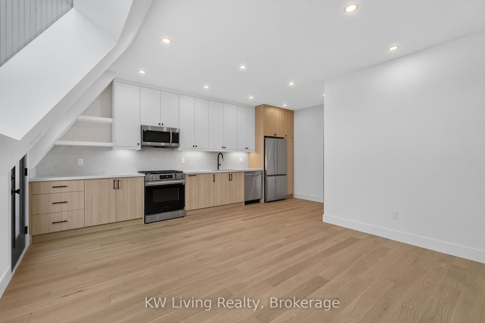 96 Belgravia Avenue thumbnail 5