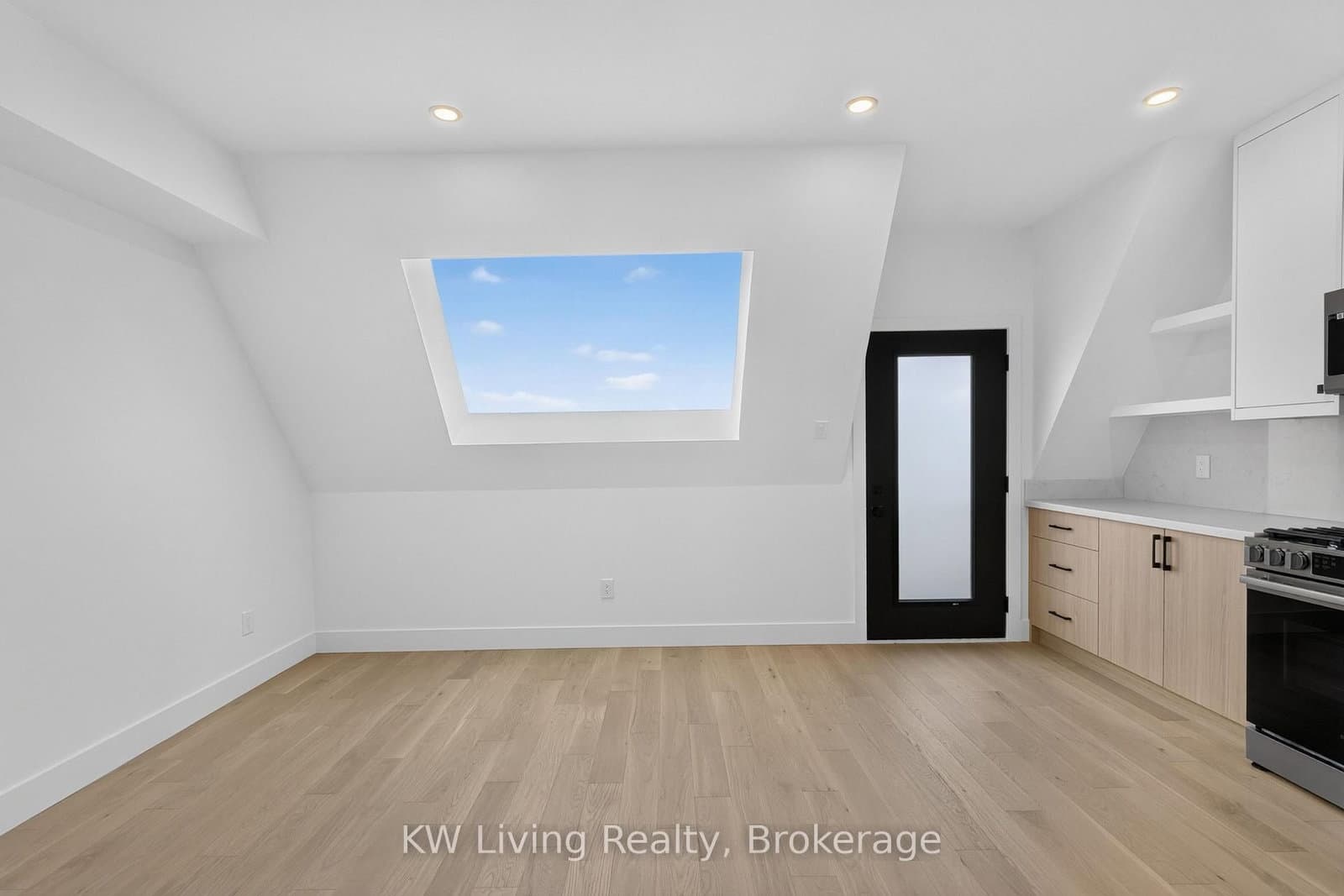 96 Belgravia Avenue thumbnail 7
