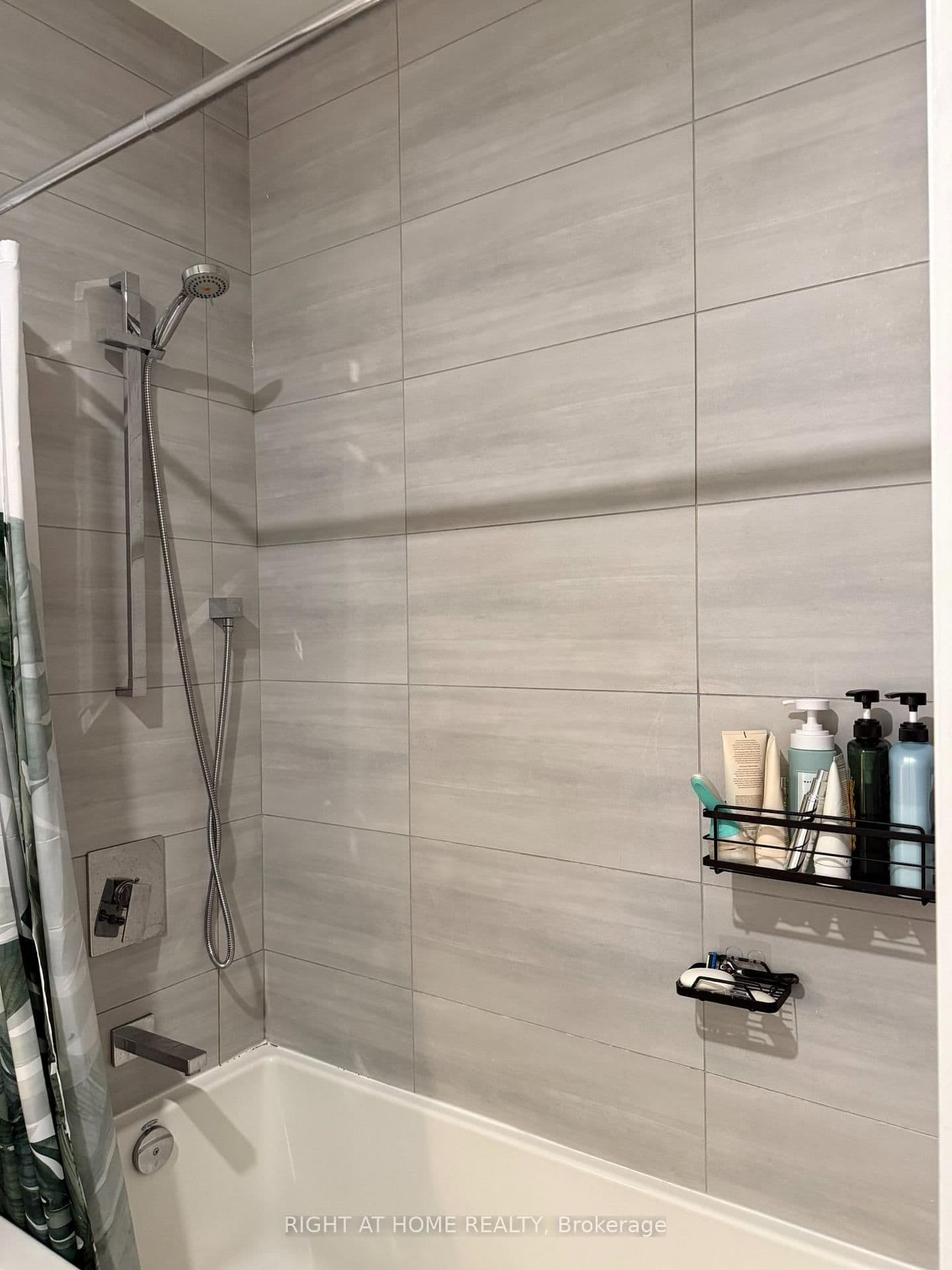 7 Smith Crescent, Unit 817 thumbnail 11
