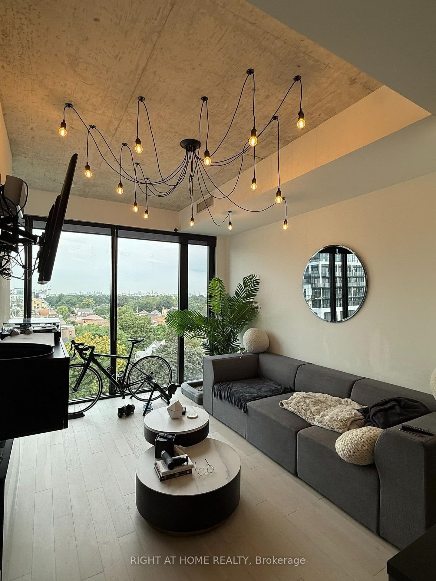 7 Smith Crescent, Unit 817 thumbnail 14