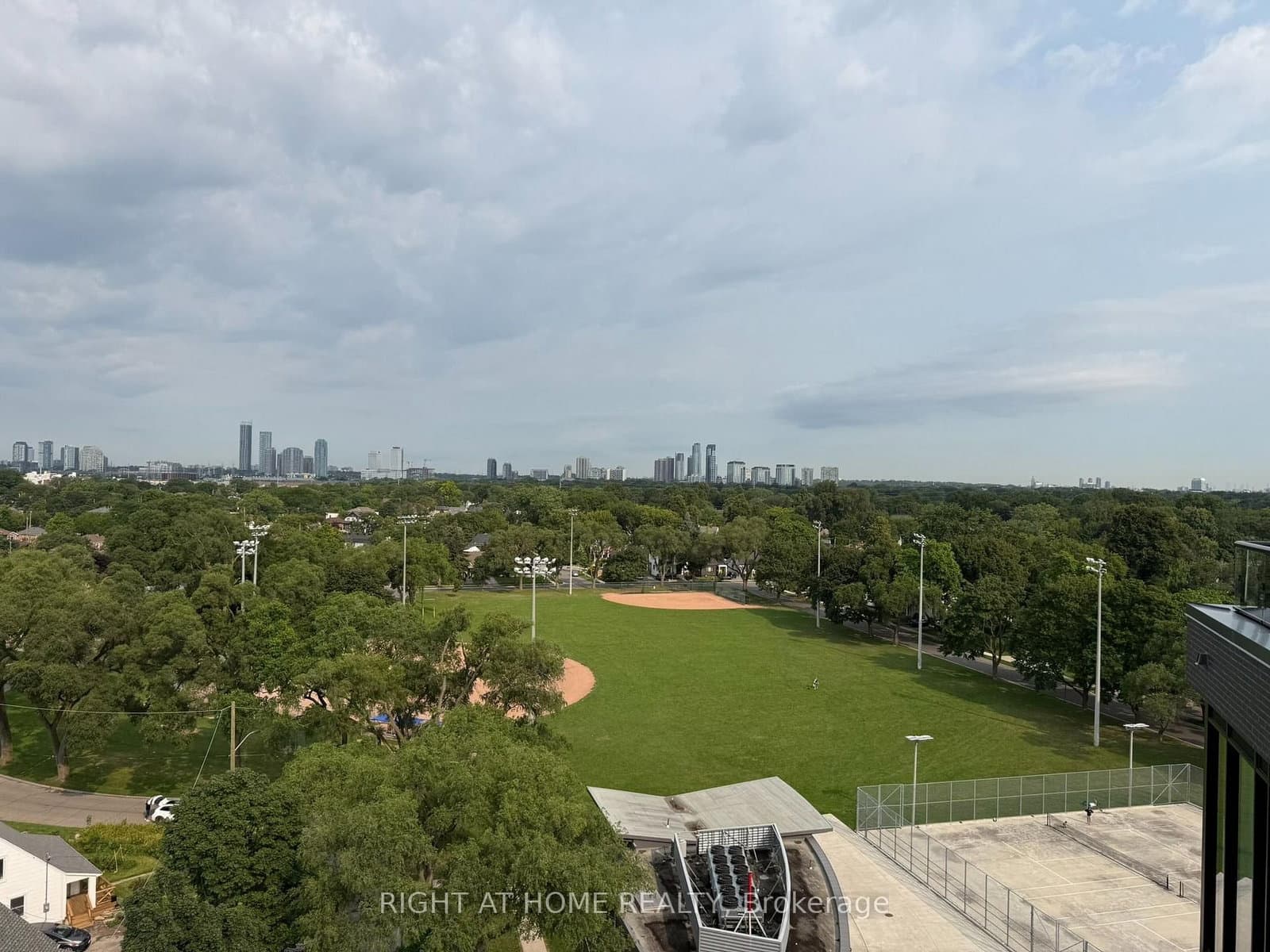 7 Smith Crescent, Unit 817 thumbnail 27