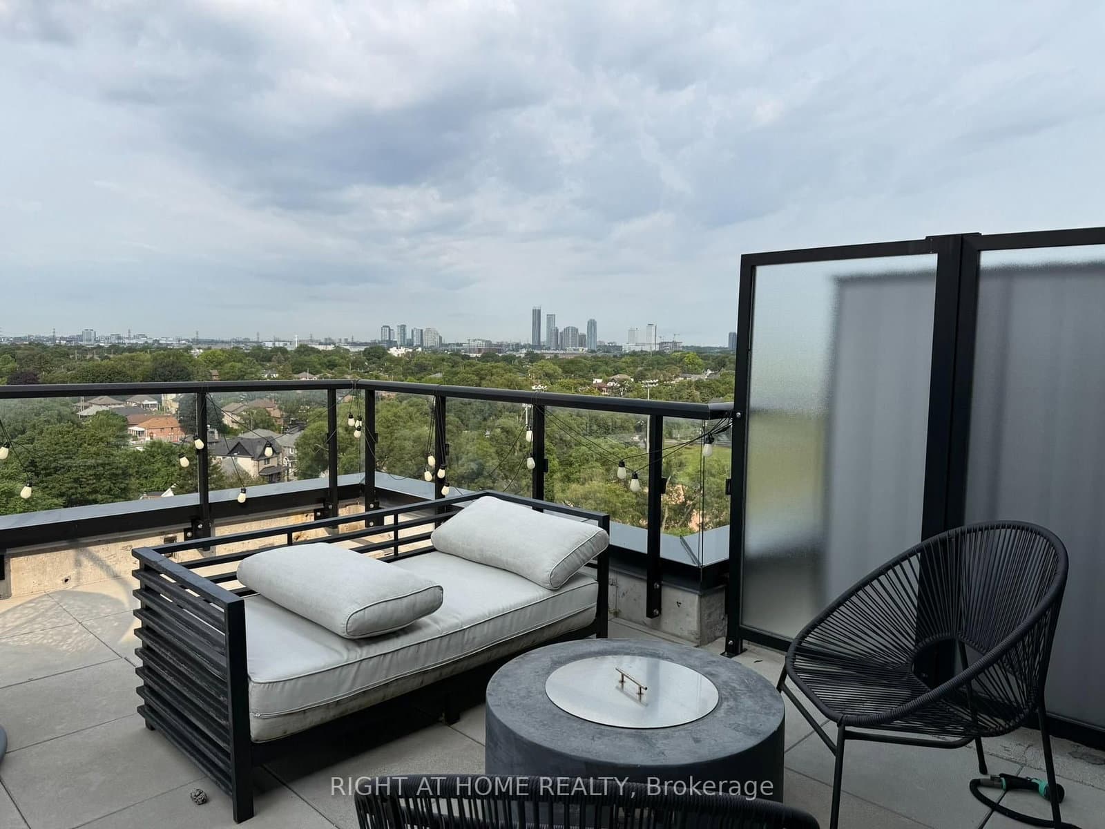 7 Smith Crescent, Unit 817 thumbnail 28