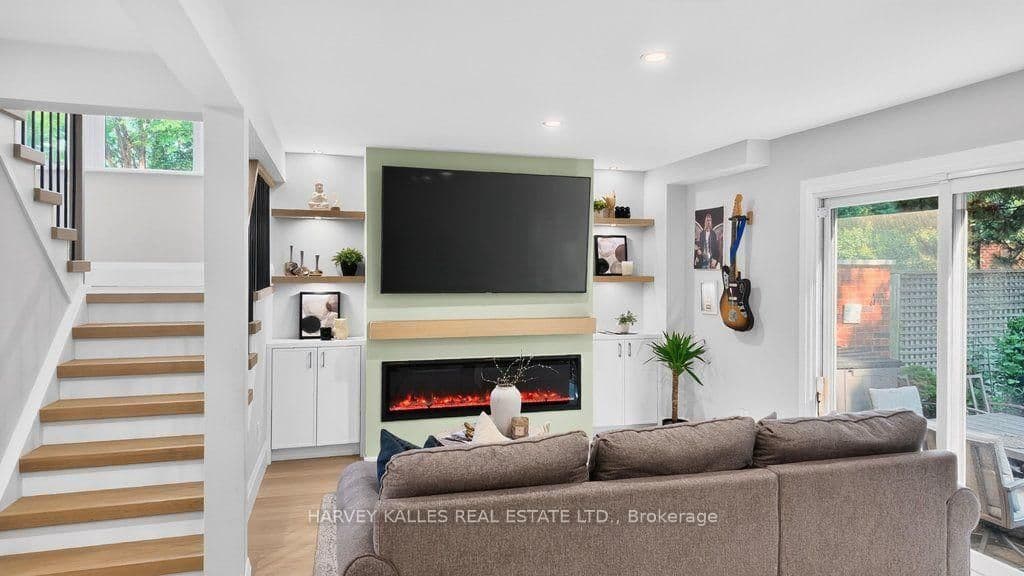 1160 Walden Circle, Unit 1 thumbnail 14