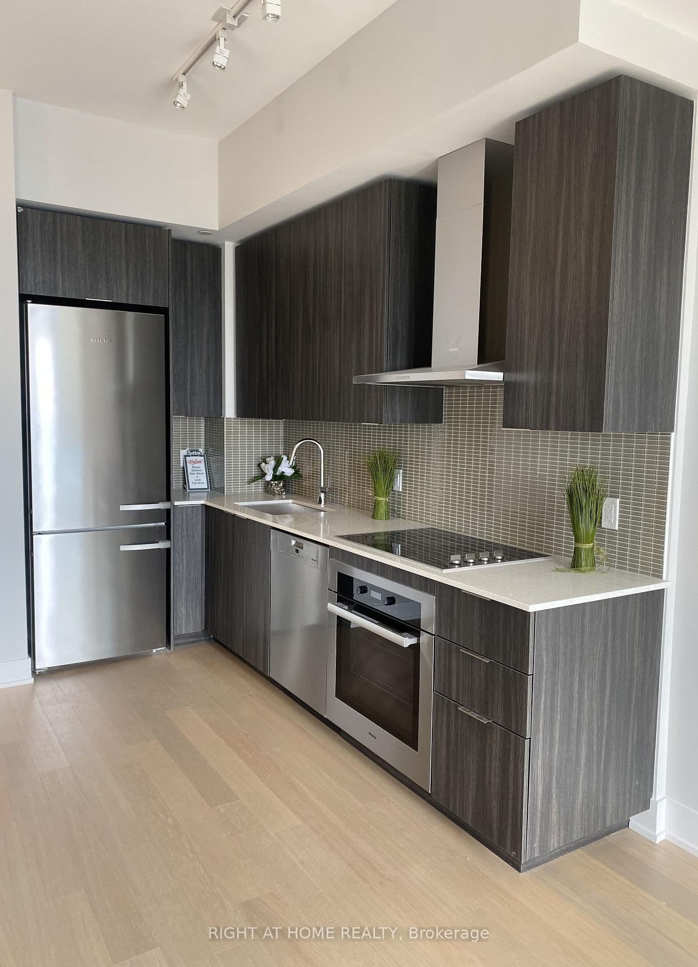 30 Shore Breeze Drive, Unit 6108 thumbnail 8
