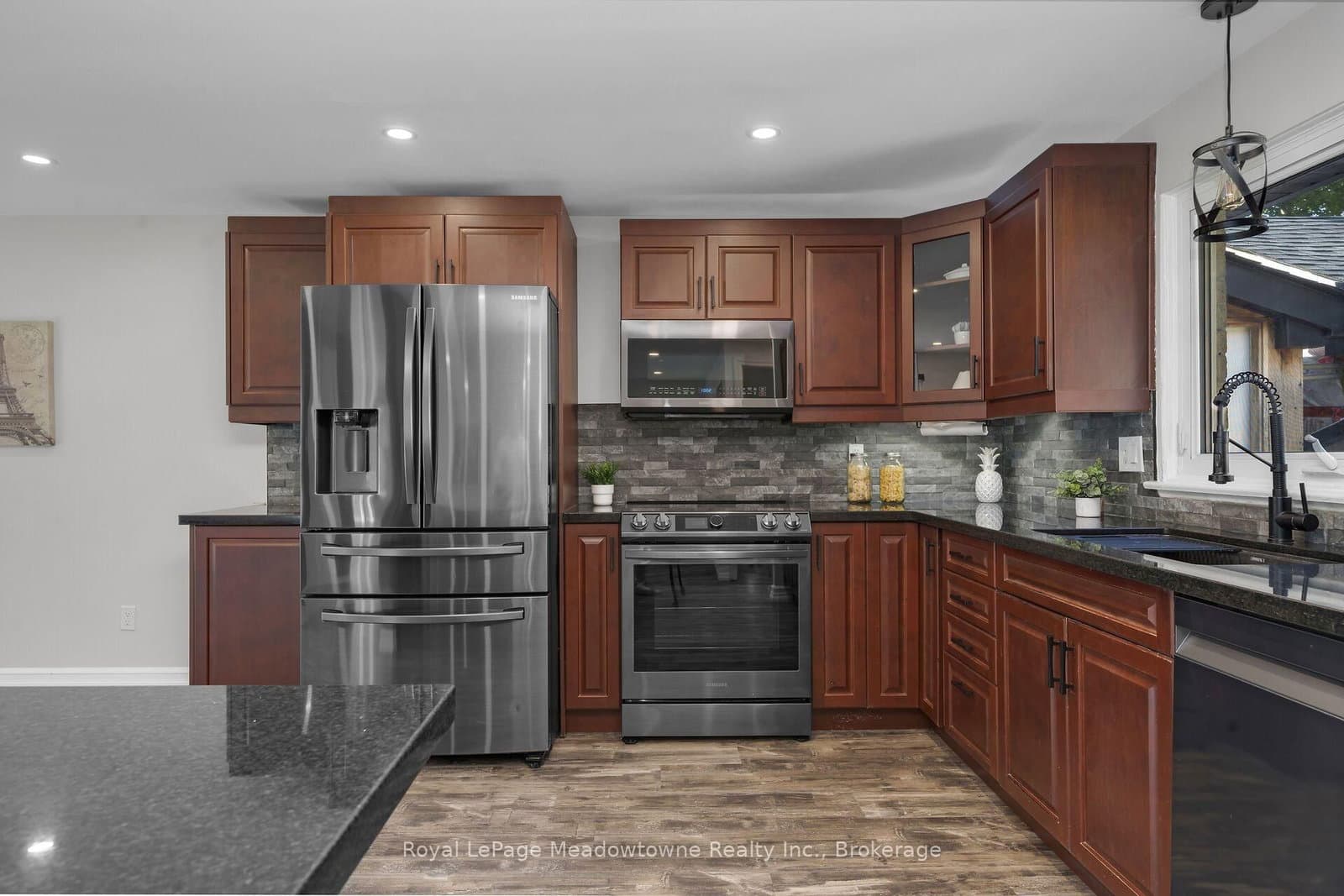 96 Macdonald Crescent thumbnail 8