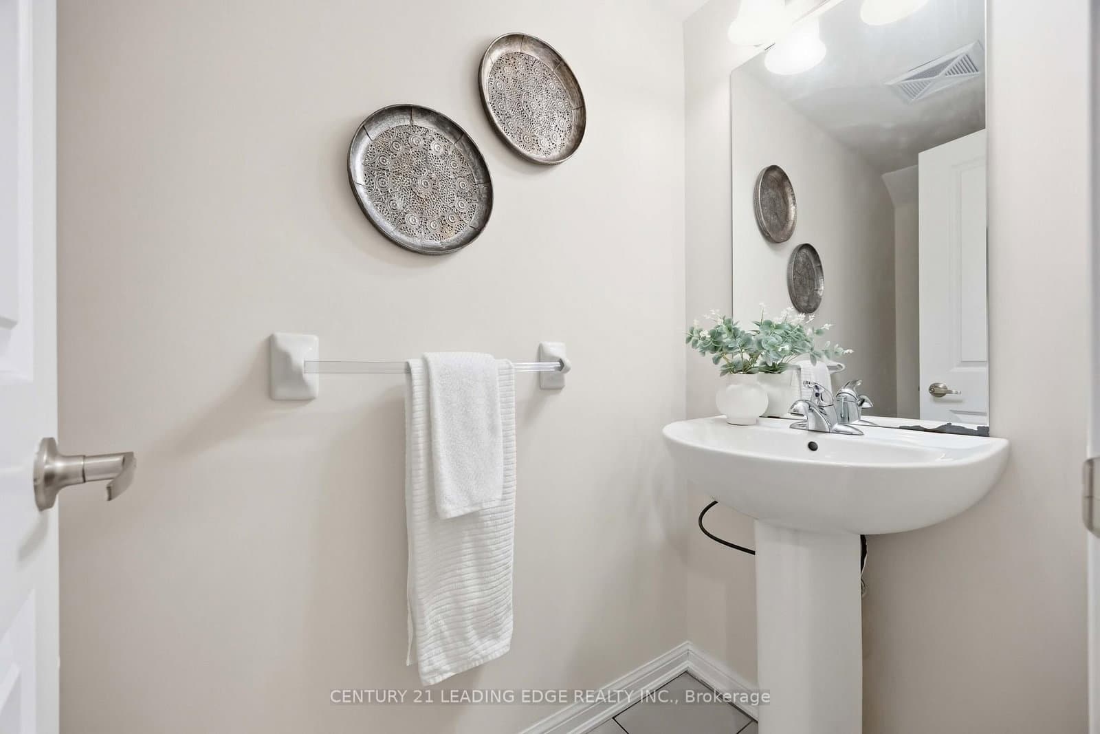 380 Hopewell Avenue, Unit 121 thumbnail 20