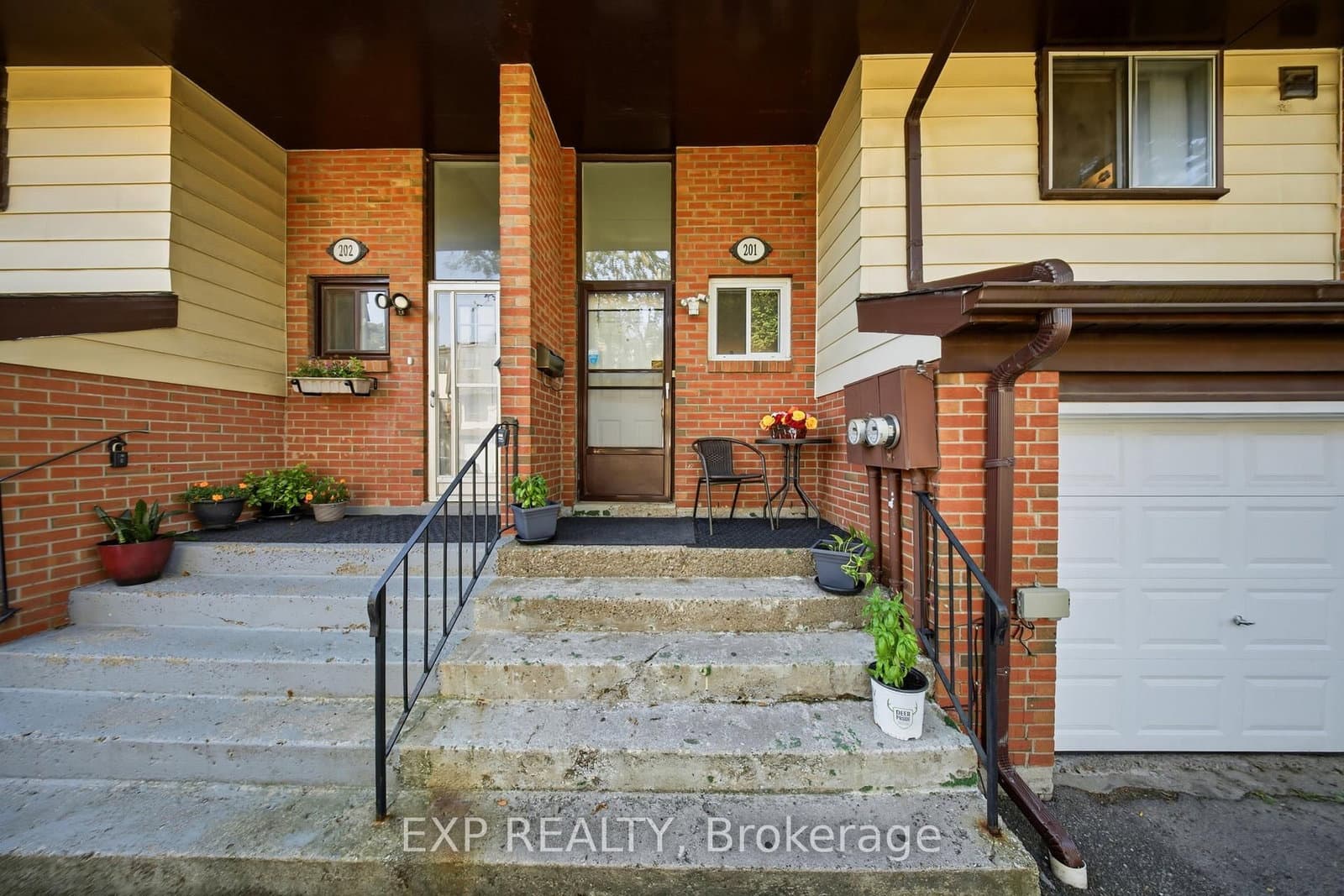 180 Mississauga Valley Boulevard, Unit 201 thumbnail 3