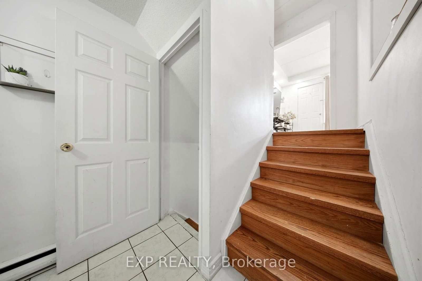 180 Mississauga Valley Boulevard, Unit 201 thumbnail 9