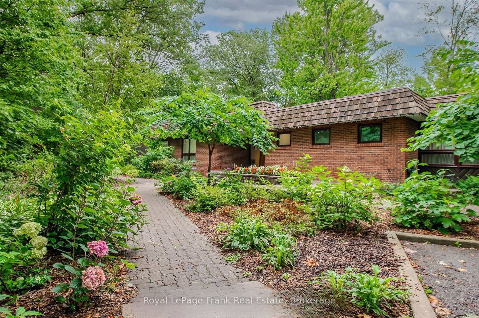 1110 Walden Circle, Unit 102 thumbnail 4