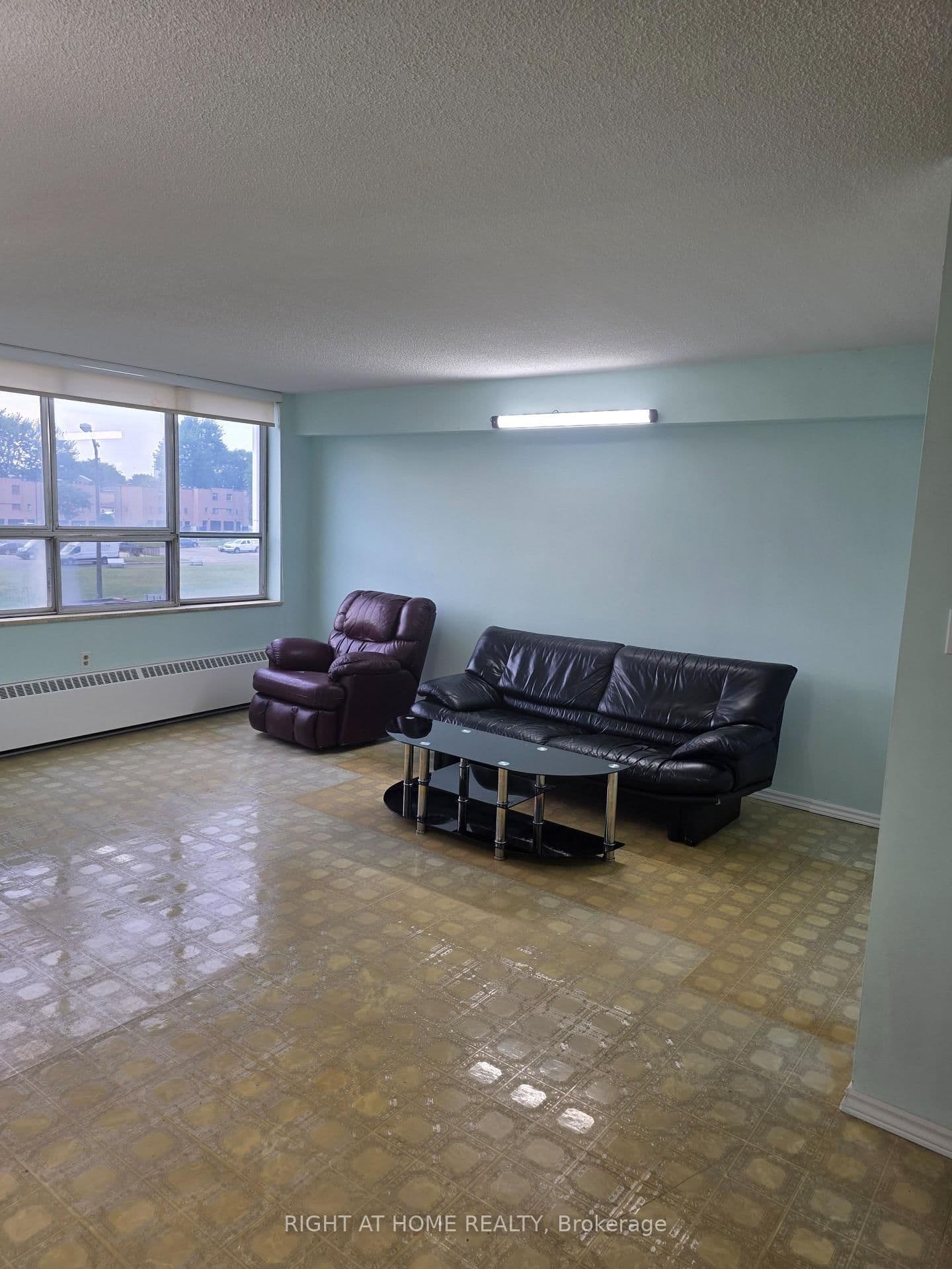 50 Lotherton Pathway, Unit 302 thumbnail 5