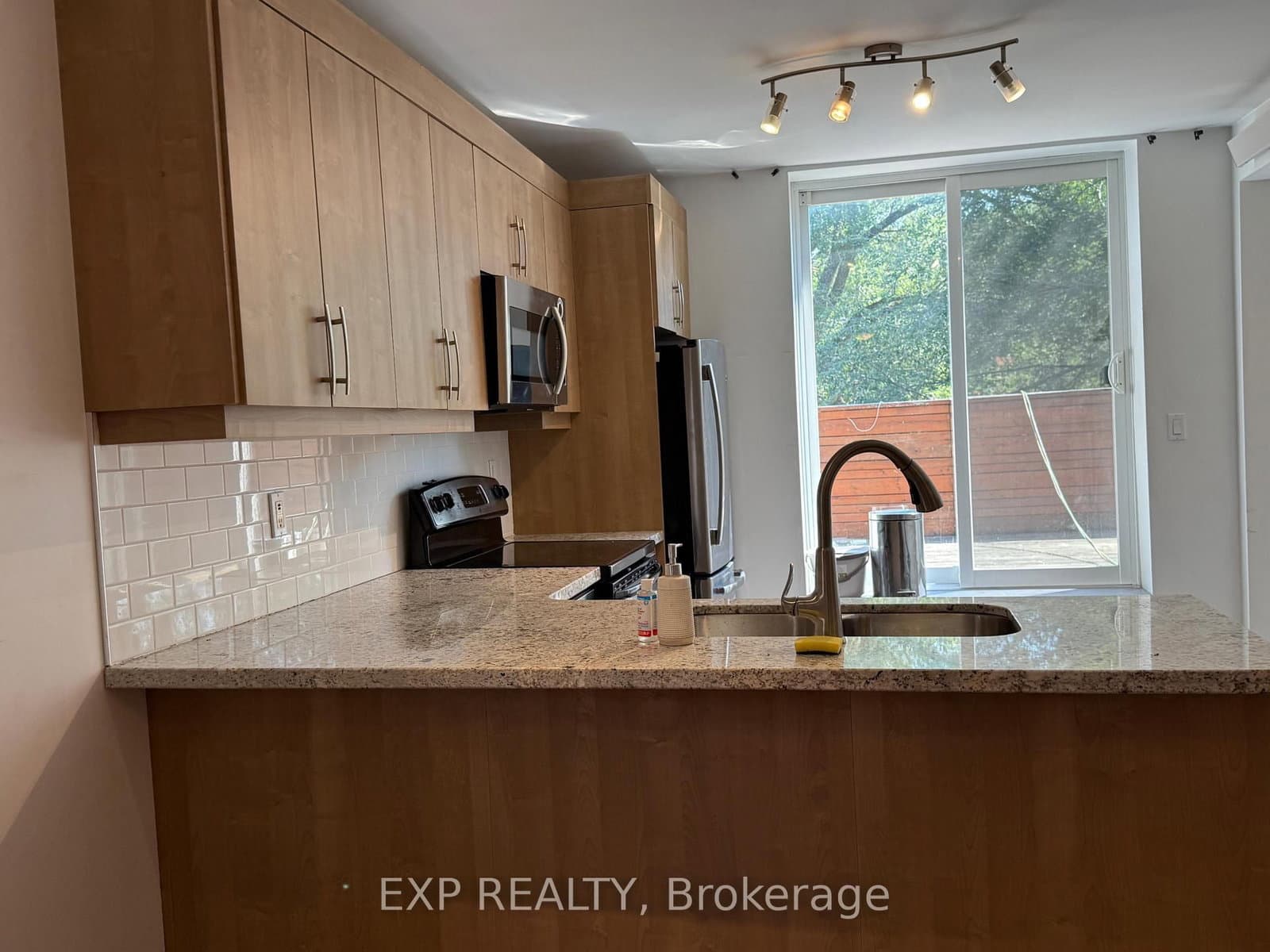 7 Lansdowne Avenue, Unit 2F and 3F thumbnail 20