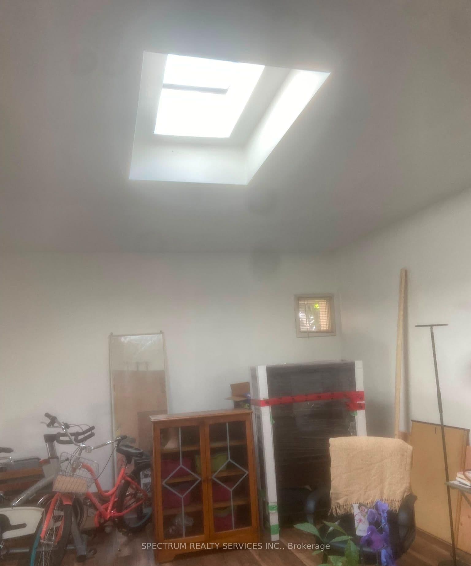 3126 Dundas Street W, Unit Rear Main Floor Loft thumbnail 2