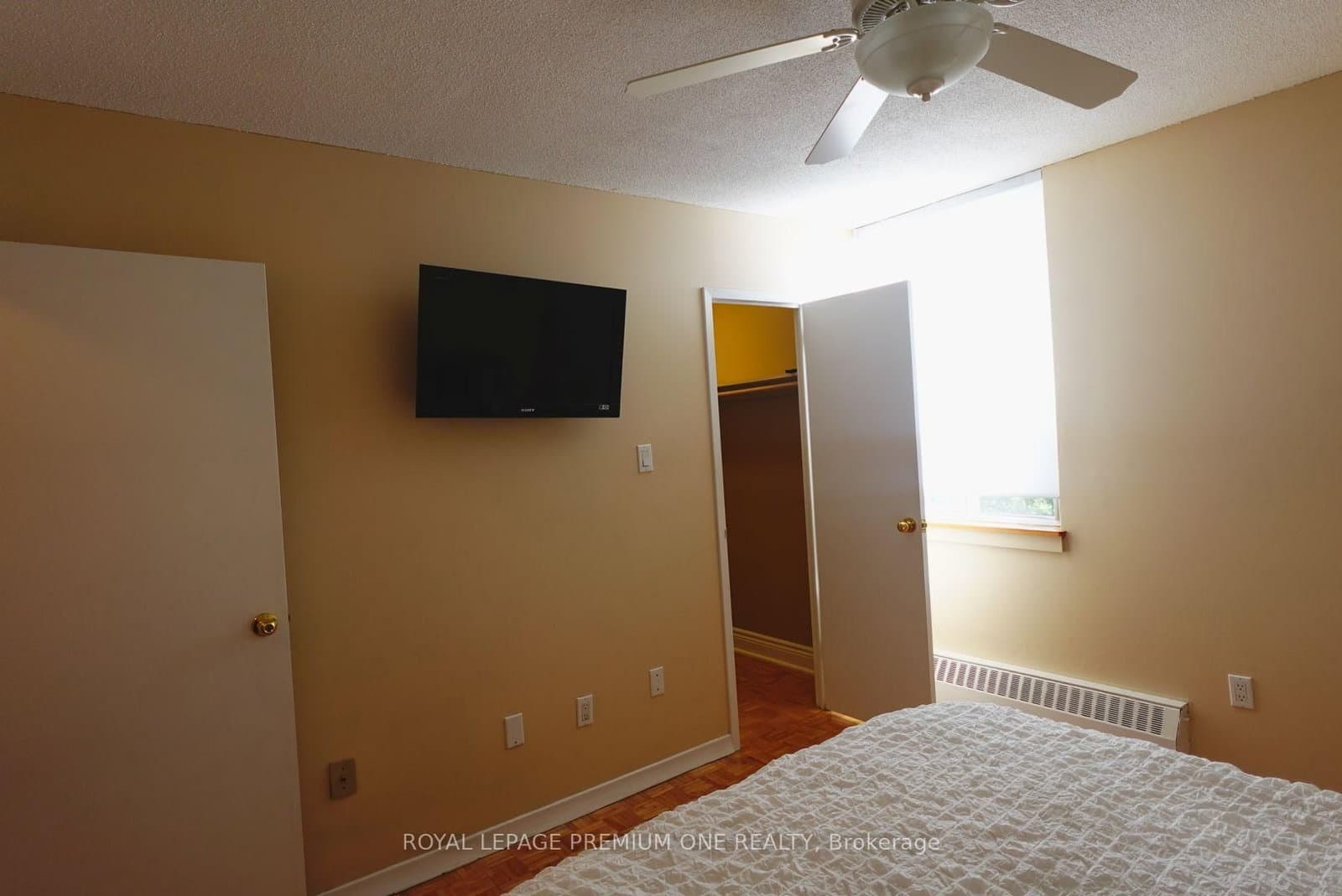 3065 QUEEN FREDERICA Drive, Unit 305 thumbnail 11