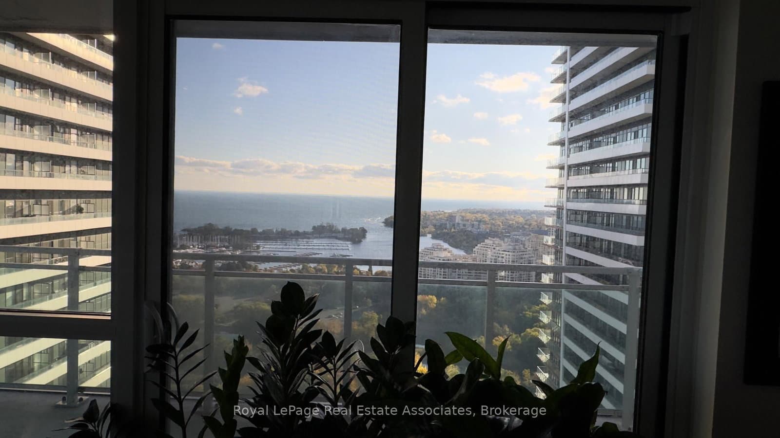 33 Shore Breeze Drive, Unit 3010 thumbnail 10