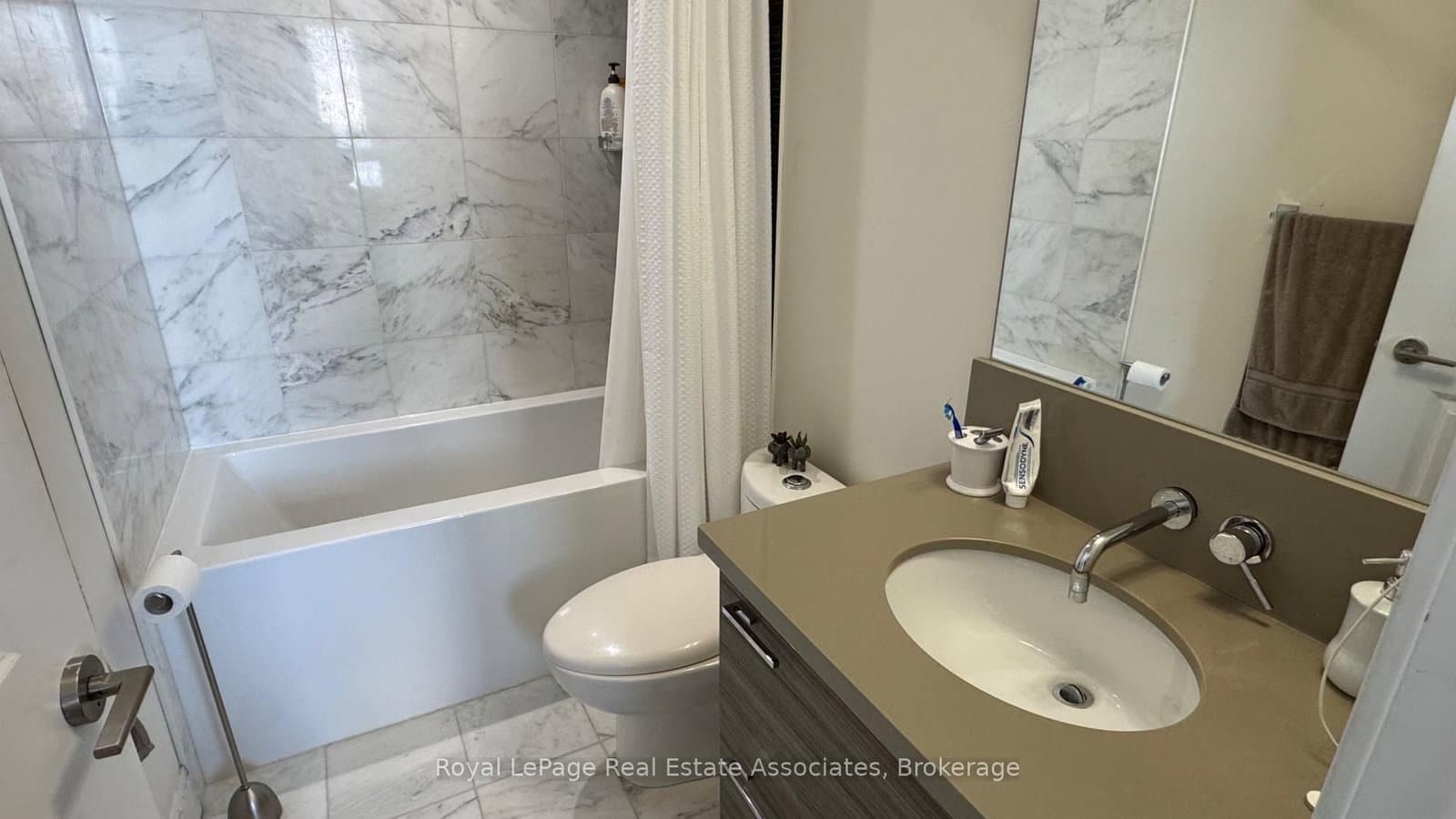 33 Shore Breeze Drive, Unit 3010 thumbnail 14