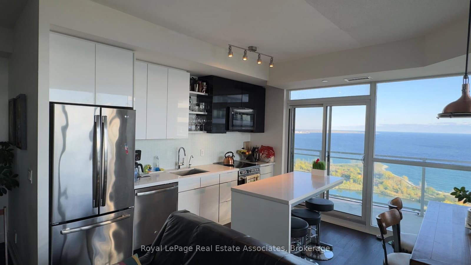 33 Shore Breeze Drive, Unit 3010 thumbnail 5