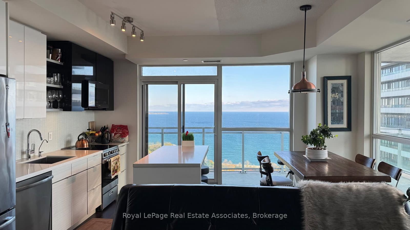 33 Shore Breeze Drive, Unit 3010 thumbnail 6