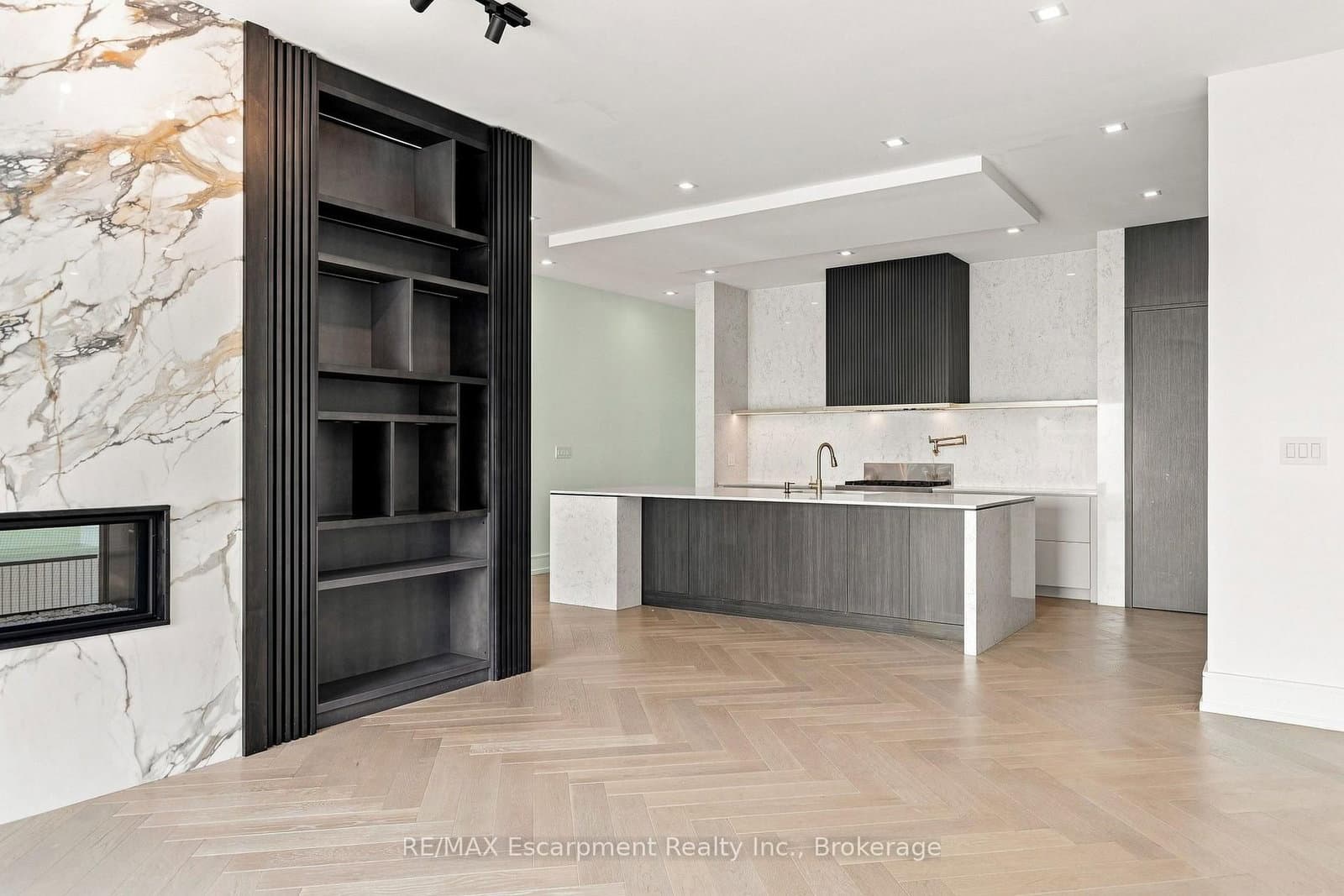 100 Appleby Place thumbnail 16