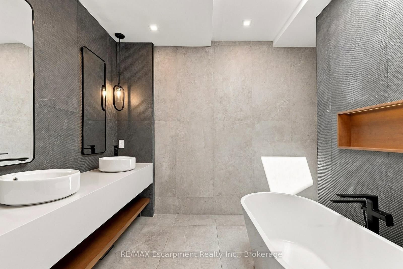 100 Appleby Place thumbnail 24