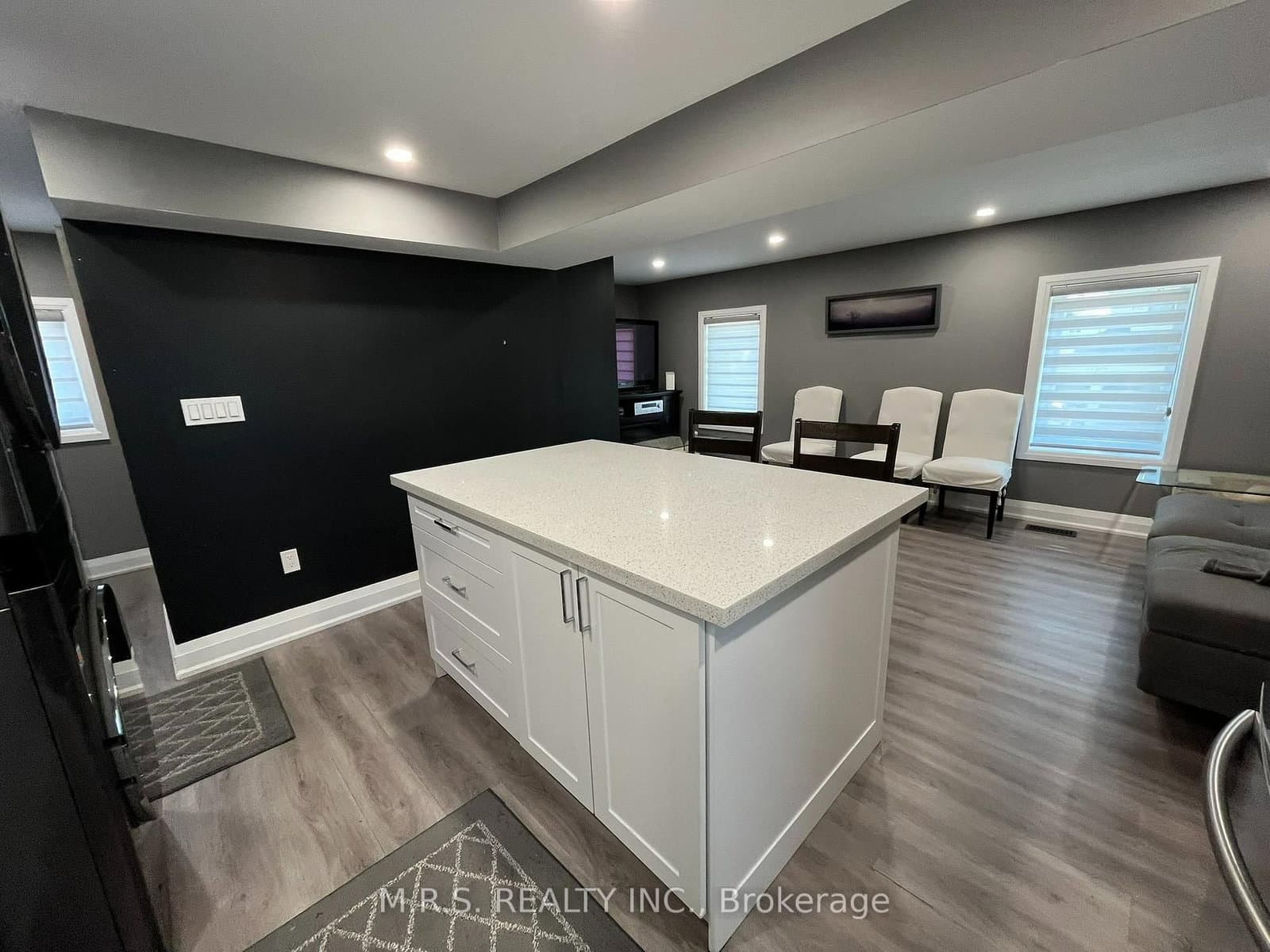 26 Hillcrest Avenue, Unit 2 - Image 1