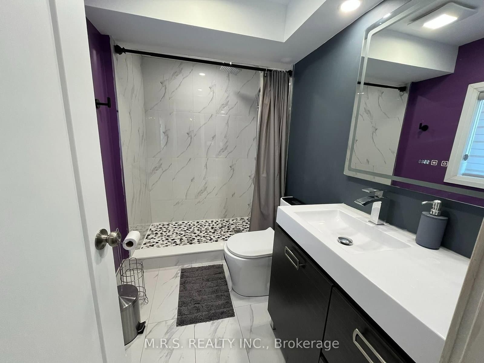 26 Hillcrest Avenue, Unit 2 thumbnail 12