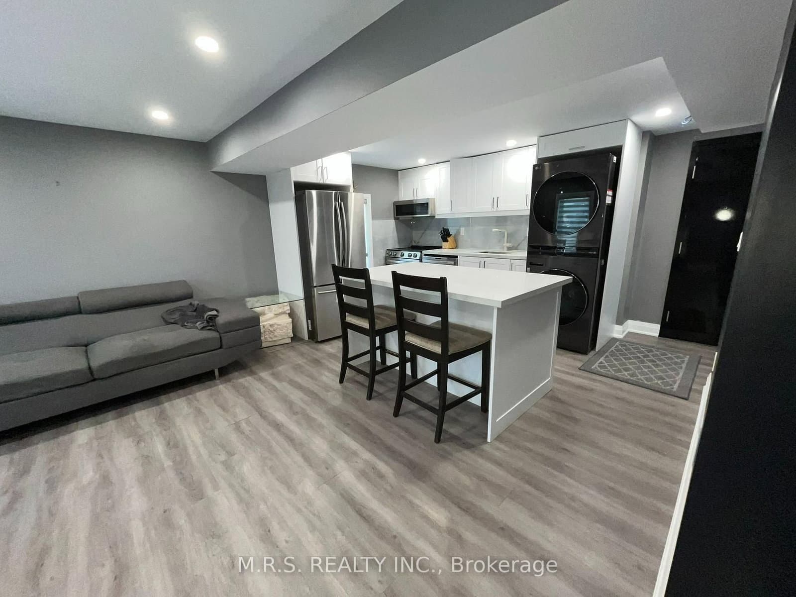 26 Hillcrest Avenue, Unit 2 thumbnail 5