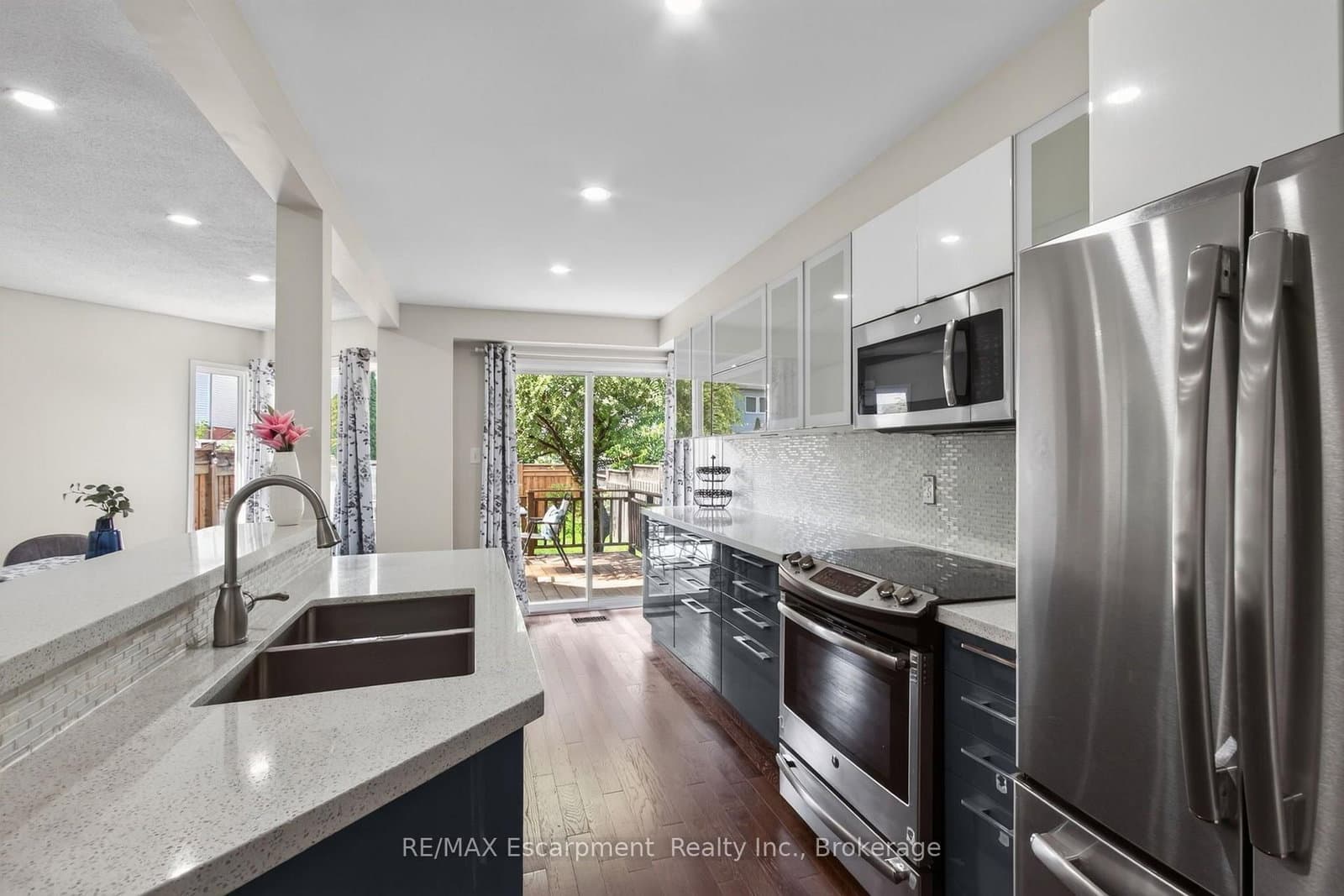 5143 Lampman Avenue thumbnail 17