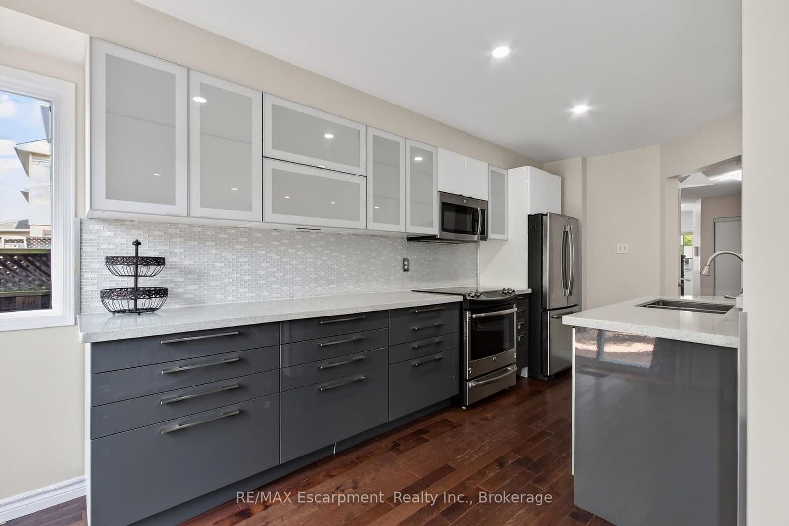 5143 Lampman Avenue thumbnail 19