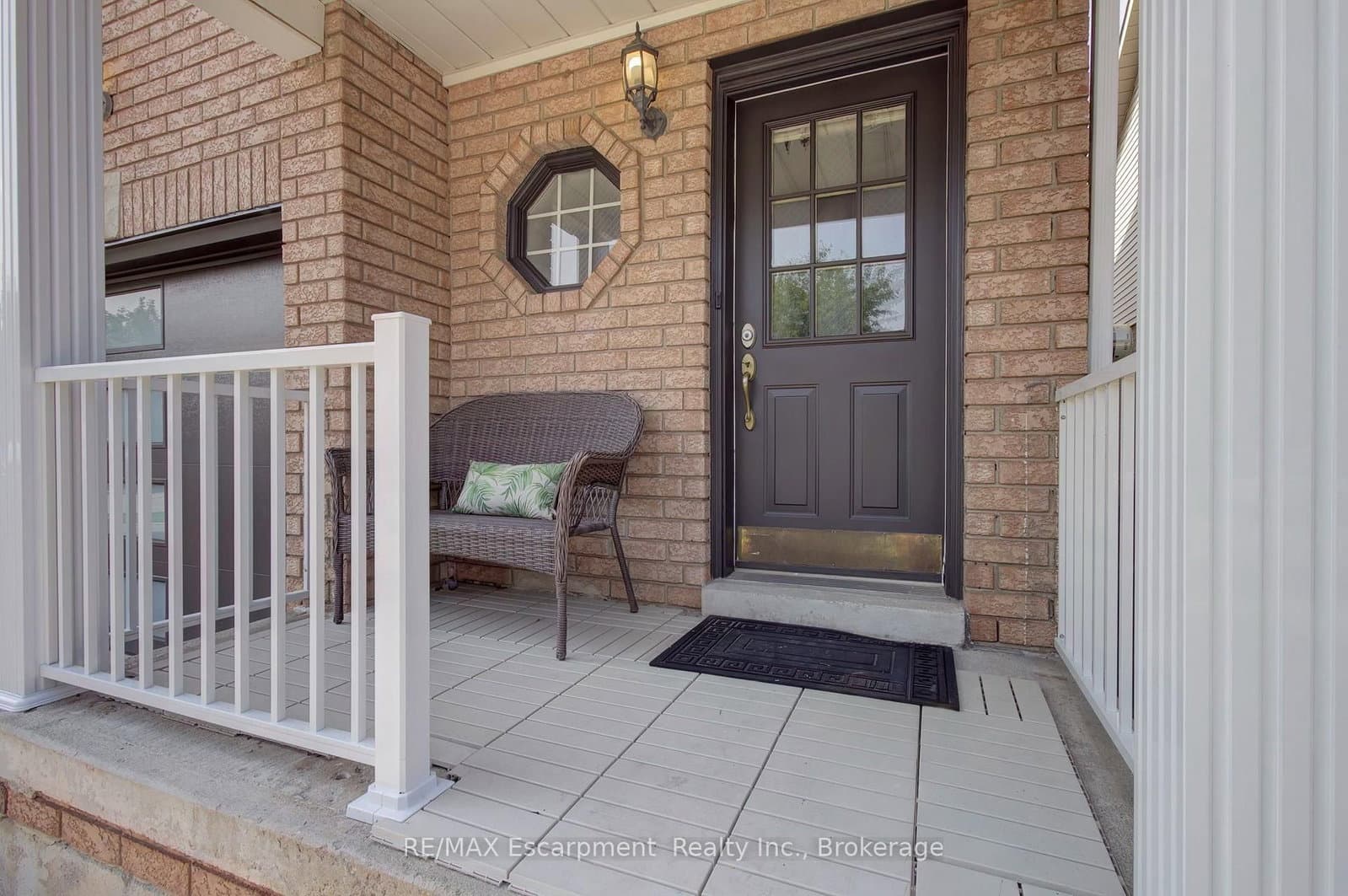 5143 Lampman Avenue thumbnail 2