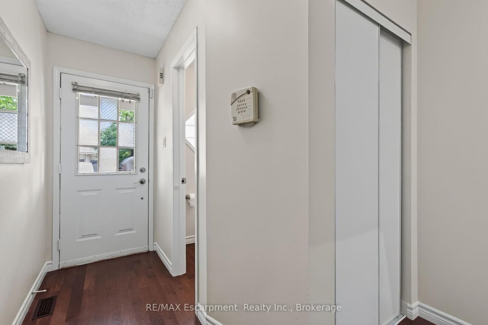 5143 Lampman Avenue thumbnail 22